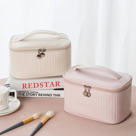 High Grade Large Capacity Makeup Bag PU Material Zipper Closure Multi Color Design Lightweight Daily Skincare Storage Bag