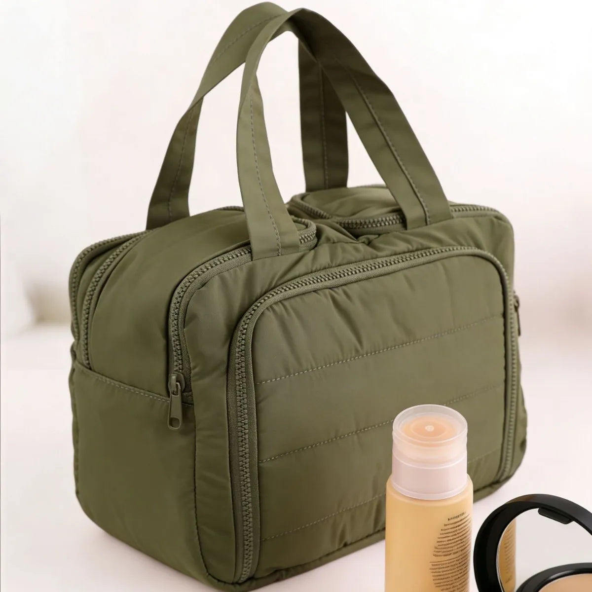 Capacity Travel Skincare Bag Fashionable Cosmetic Makeup Organizer with Zipper Closure